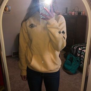‼️SOLD ON CURTSY‼️Billabong yellow hoodie